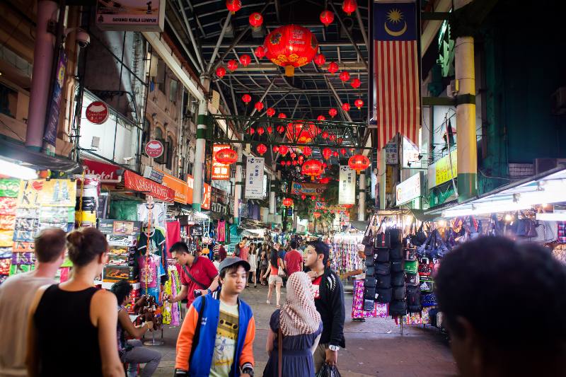 market singapore - easy ways to travel more sustainably