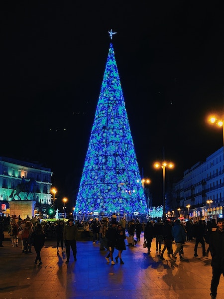 the christmas three in the Sol square in Madrid