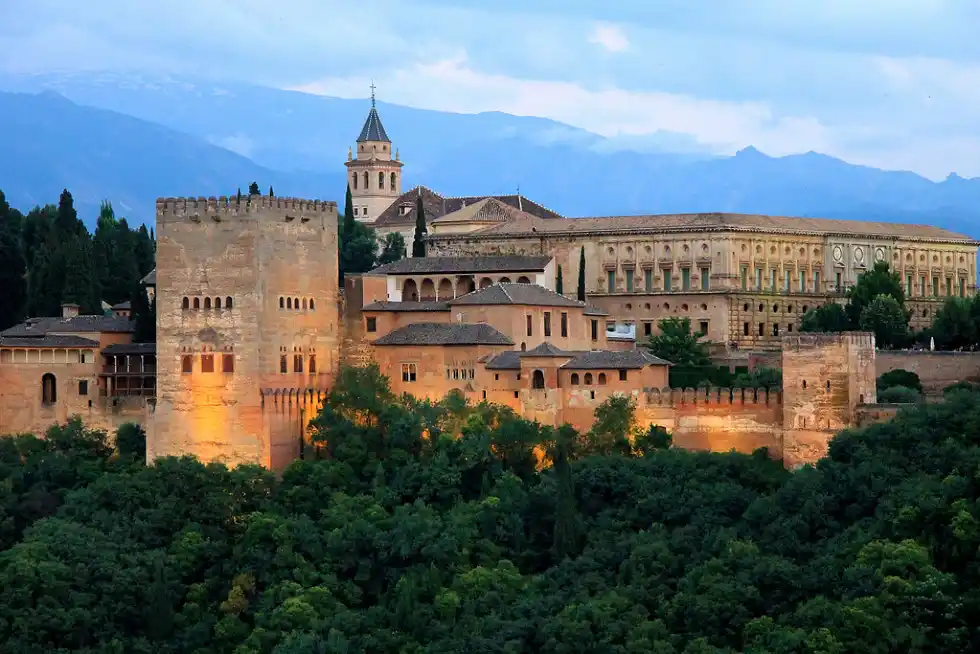 Alhambra fortress in Granada : Best things to do in Granada