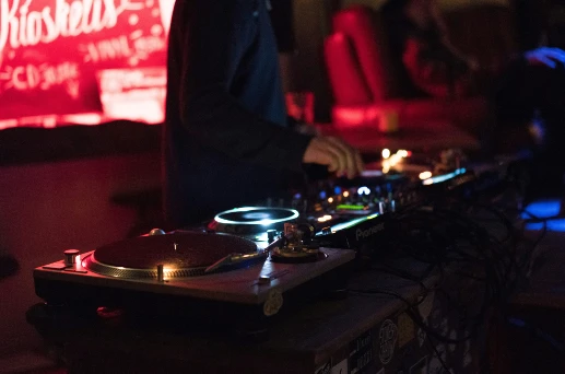 Dj of Paripé cocktail bar in Granada